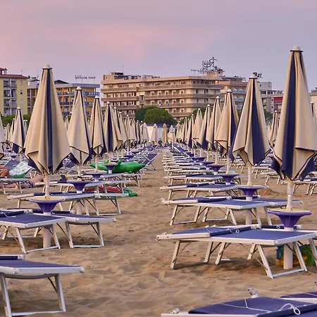 With Garden And Barbeque 250m From The Sea