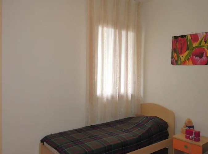 With Garden And Barbecue 250m From The Sea Apartamento