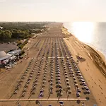 With Garden And Barbecue 250m From The Sea