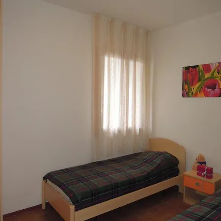 With Garden And Barbeque 250m From The Sea Apartment