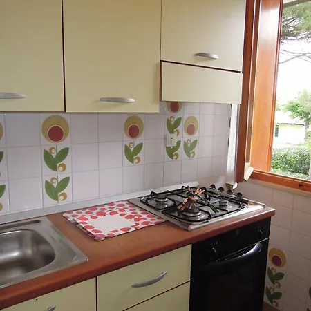 With Garden And Barbeque 250m From The Sea דירה