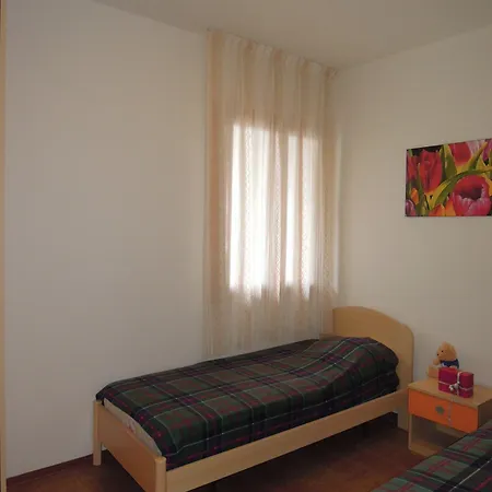 Apartmán With Garden And Bbq At 250 M From The Sea