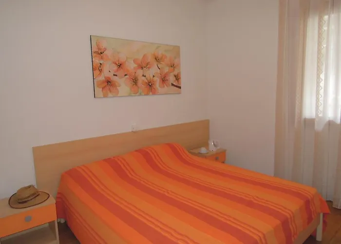 With Garden And Barbecue 250m From The Sea *