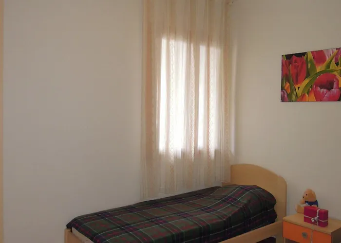 아파트 With Garden And Barbecue 250m From The Sea